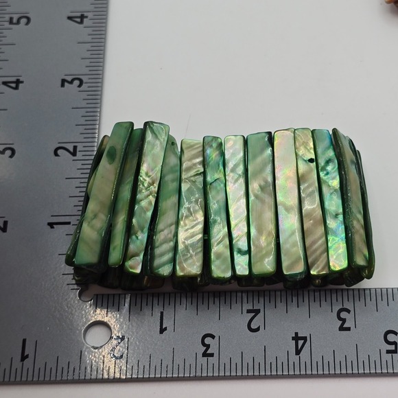 Shell Stretch Bracelet Lot of 2 Green Brown Iridescent Chunky Boho Surf‎ Beach - Picture 6 of 7